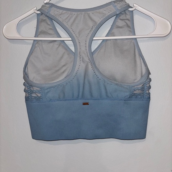 Victoria's Secret PINK Seamless Lightly Lined Sports Bra Blue Ombre - Picture 2 of 5
